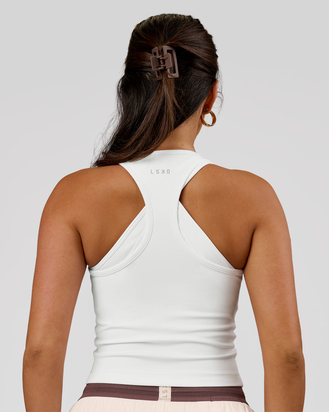 Woman wearing Flow Performance Tank 2.0 - Off White | Model:Bianca | Size:S - view 3