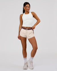Woman wearing Flow Performance Tank 2.0 - Off White | Model:Bianca | Size:S | Thumbnail Index: 5