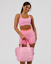 Woman wearing Fusion Contrast V-Waist High-Rise 4" Short Pockets - Pink Rose-Hyper Orange | Model:Bianca | Size:S | Thumbnail Index: 12
