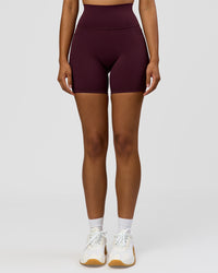 Woman wearing Fusion Ultra High-Rise 6" Short Pockets - Cherry Lacquer | Model:Jordan | Size:S | Thumbnail Index: 4