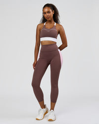 Woman wearing Fusion V-Contour Ultra High-Rise 7/8 Legging Pockets - Cocoa Powder-Marshmallow-White | Model:Jordan | Size:S | Thumbnail Index: 7