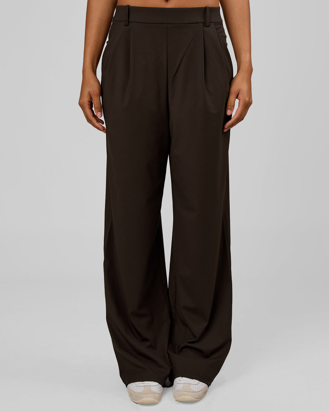 Woman wearing StretchShift Wide Leg Pant Tall - Ground Coffee | Model:Rosie | Size:S - view 2