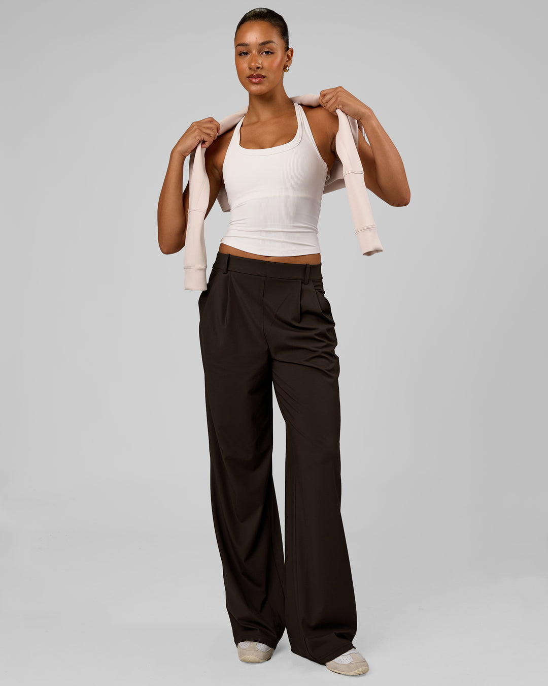 Woman wearing StretchShift Wide Leg Pant Tall - Ground Coffee | Model:Rosie | Size:S - view 1