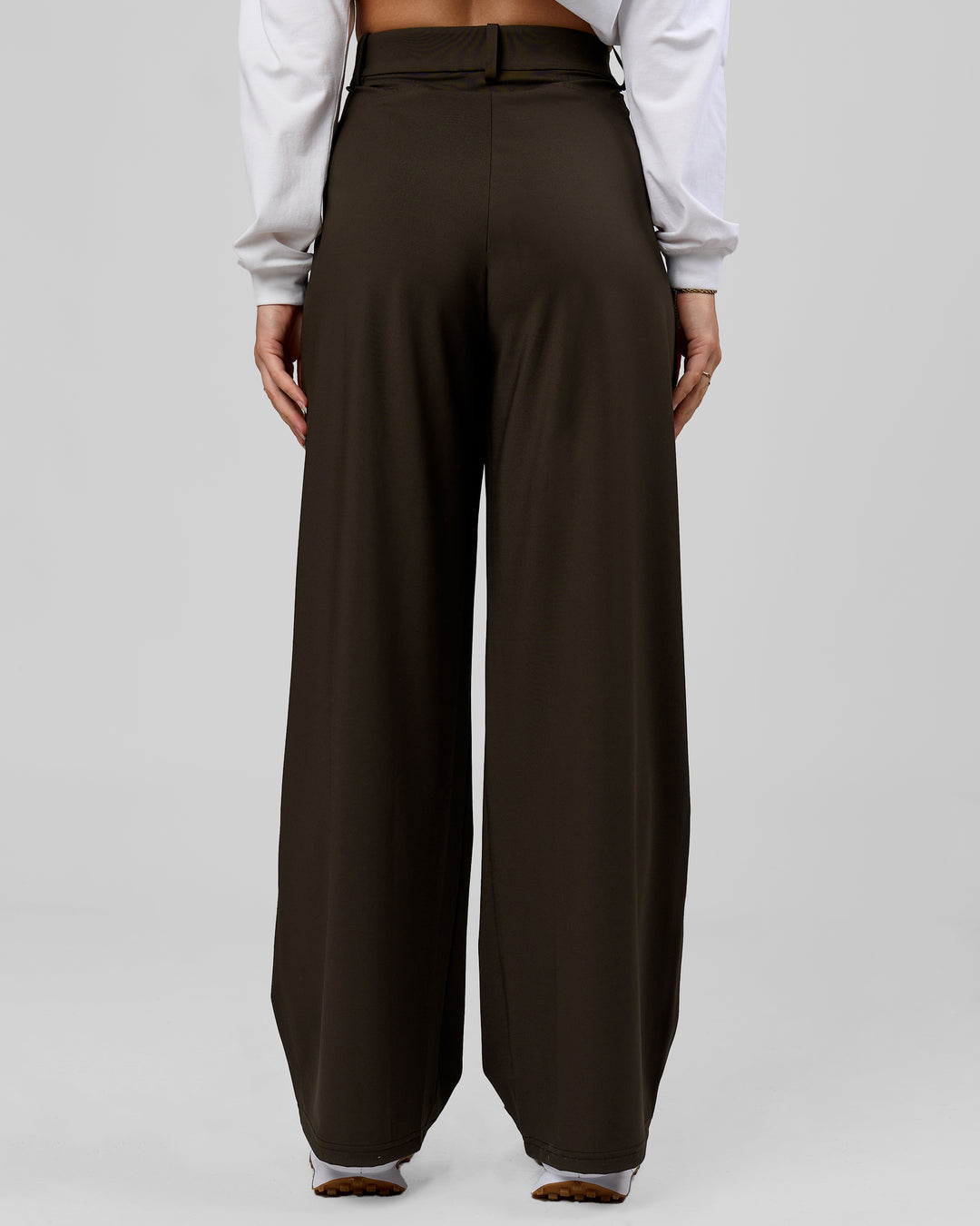 Woman wearing StretchShift Wide Leg Pant - Ground Coffee | Model:Summer | Size:S - view 4