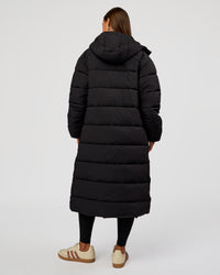 Woman wearing Go-To Puffer Long Jacket - Black | Model:Brylee | Size:XS