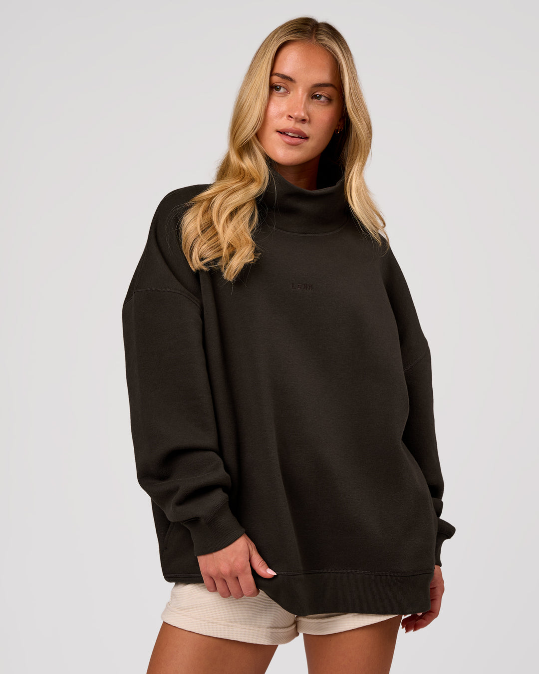 Woman wearing Go-To Oversized Mock Neck Sweater - Ground Coffee | Model:Issy | Size:XS - view 6