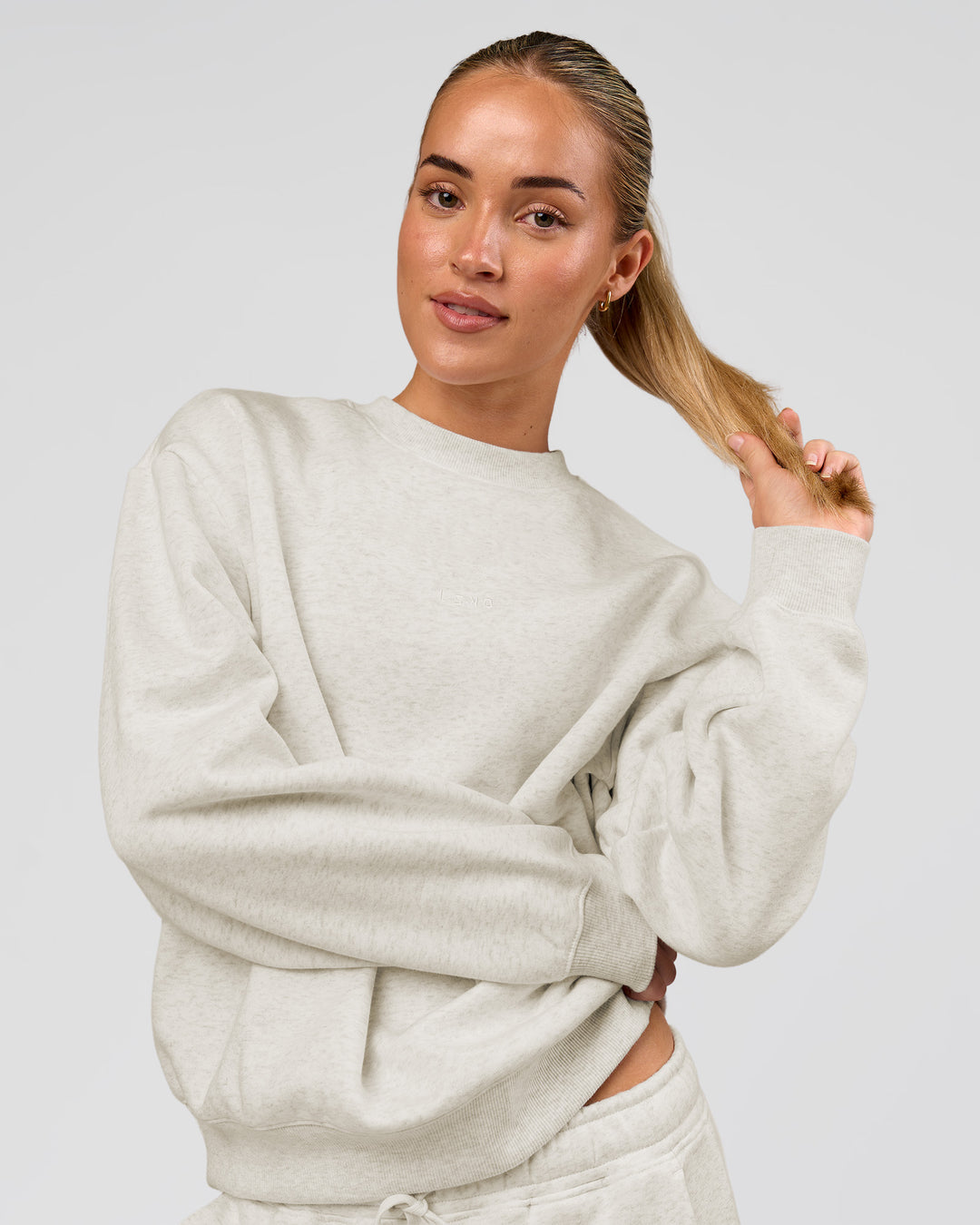 Woman wearing Go-To Oversized Sweater - Silver Marl | Model:Issy | Size:XS - view 4