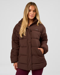 Woman wearing Go-To Puffer Mid Jacket - Hot Chocolate | Model:Issy | Size:XS | Thumbnail Index: 3