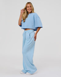 Woman wearing MVP Elite Terry Wide Leg Pant - Open Air | Model:Issy | Size:XS | Thumbnail Index: 4