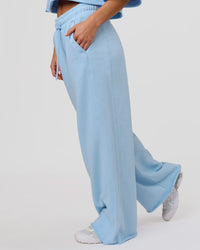 Woman wearing MVP Elite Terry Wide Leg Pant - Open Air | Model:Issy | Size:XS | Thumbnail Index: 5