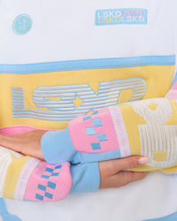 Woman wearing Power Sweater - Pink Rose-Lemon | Model:Issy | Size:XS | Thumbnail Index: 9