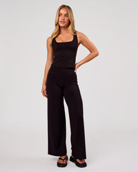 Woman wearing Staple 2.0 Active Shelf Bra Tank - Black | Model:Issy | Size:XS | Thumbnail Index: 5