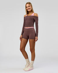 Woman wearing Bree Fusion High-Rise 4" Short Pockets - Cocoa Powder-Pink Rose | Model:Taneisha | Size:XS | Thumbnail Index: 13