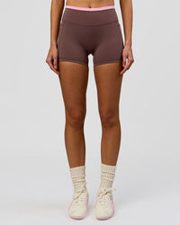 Woman wearing Bree Fusion High-Rise 4" Short Pockets - Cocoa Powder-Pink Rose | Model:Taneisha | Size:XS | Thumbnail Index: 17