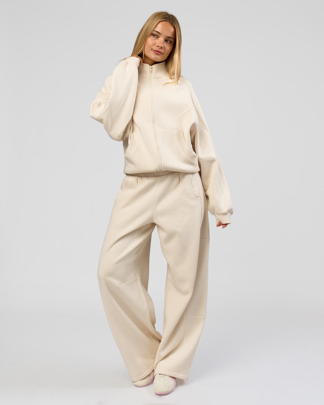 Woman wearing Bree Oversized Fleece Zip Thru - Vanilla Bean | Model:Taneisha | Size:XS - view 16
