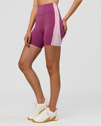 Woman wearing Revitalise Ultra High-Rise 6" Short - Boysenberry-Pink Rose | Model:Taneisha | Size:XS | Thumbnail Index: 6