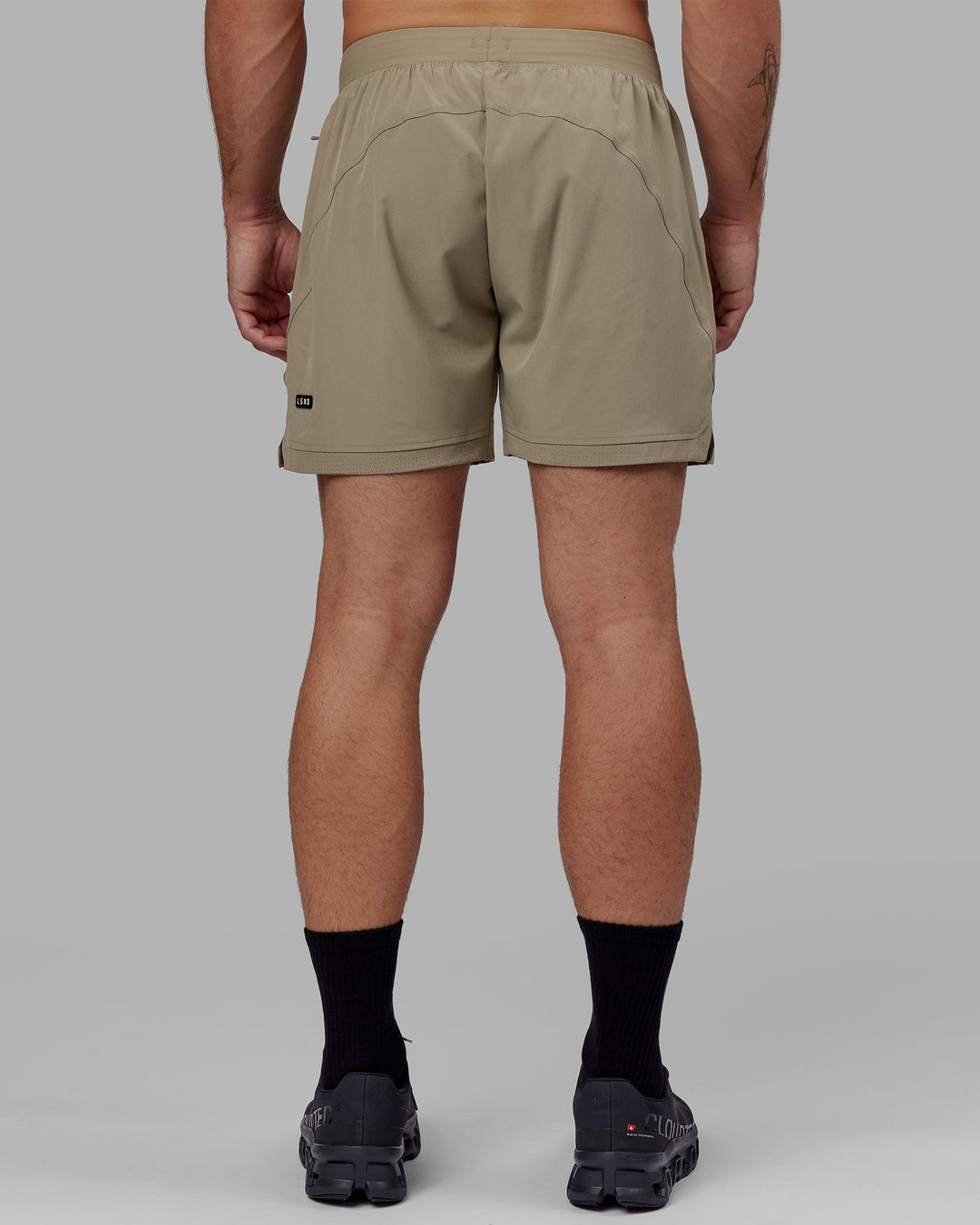 Man wearing Challenger 6&quot; Performance Short with Liner - Laurel Oak