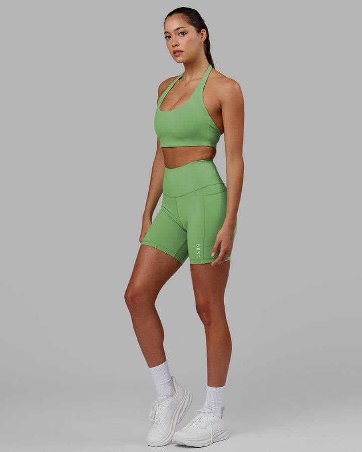 Woman wearing Flux Mid Short Tight - Apple Mint