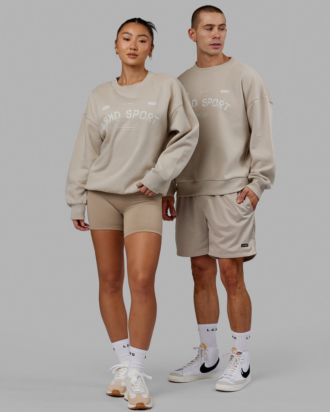 Duo wearing Unisex Free Throw Sweater Oversize - Shale Beige