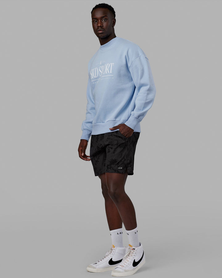 Man wearing Unisex Heritage Sweater Oversize - Windsurfer