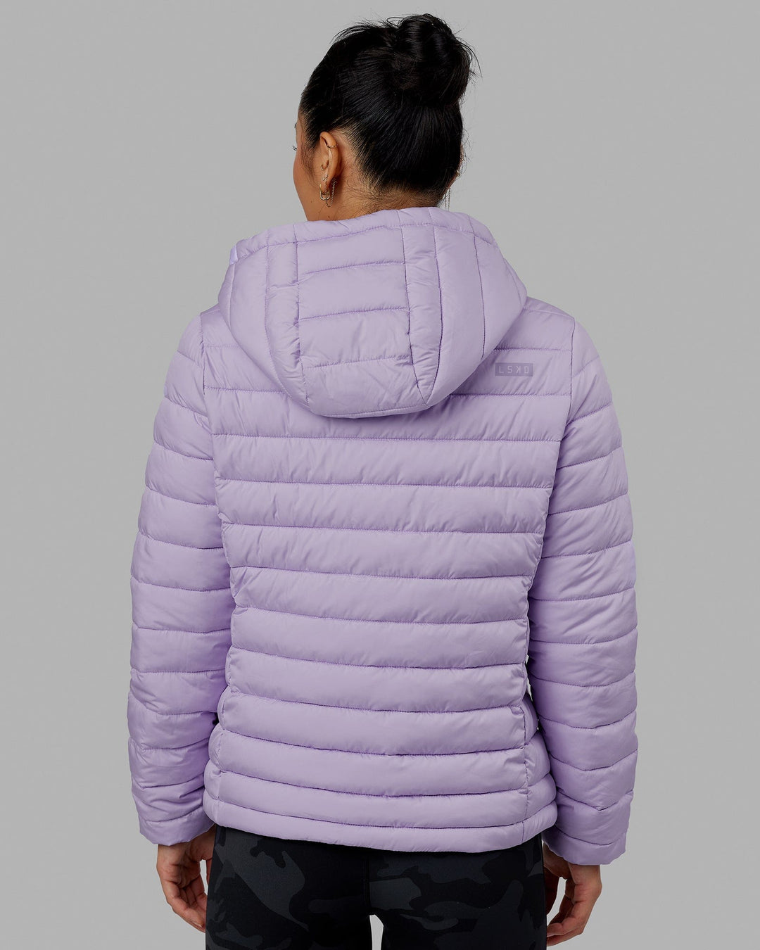 Woman wearing All-day Puffer Jacket - Pale Lilac