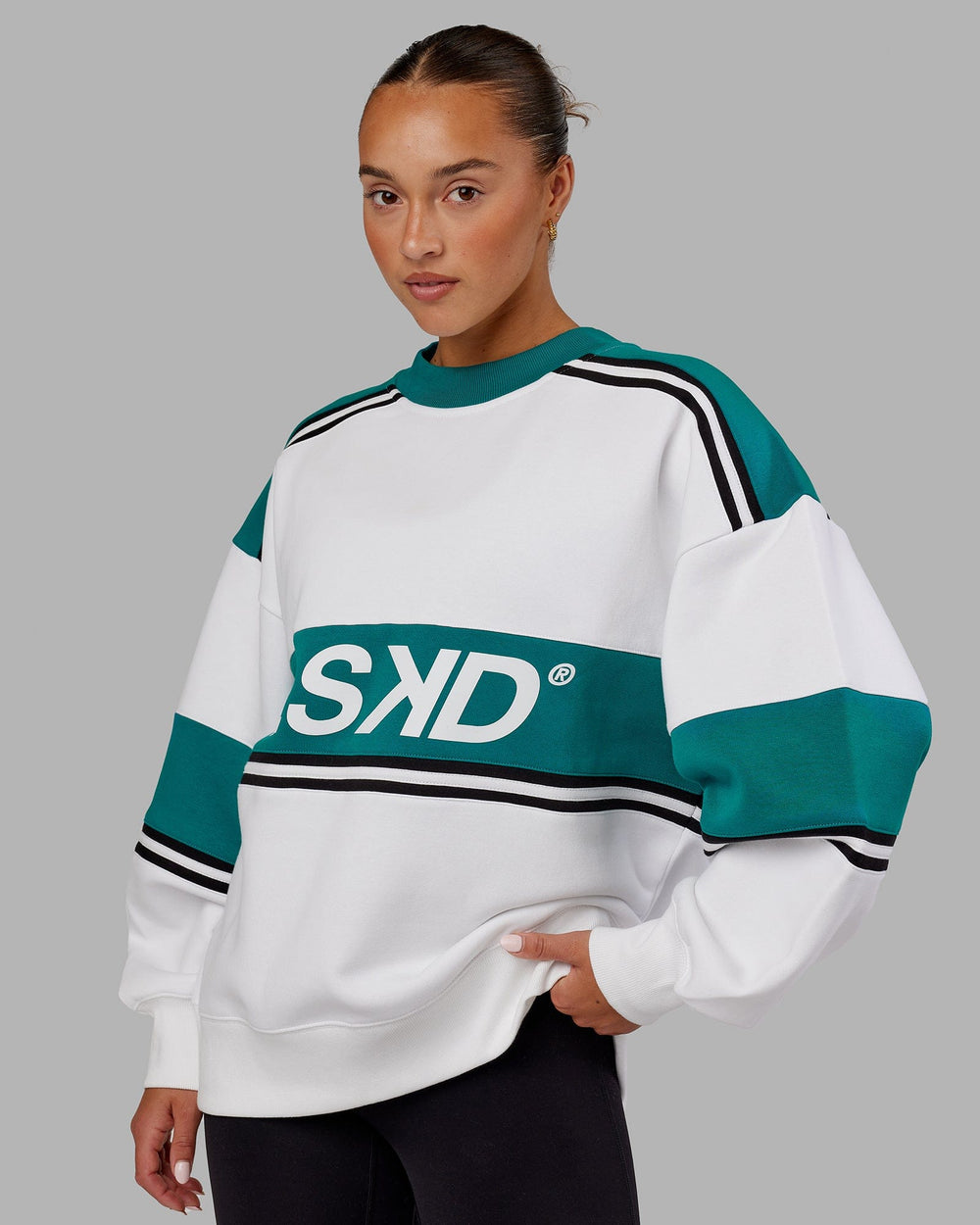 Woman wearing A-Team Sweater Oversize - White-Deep Lake