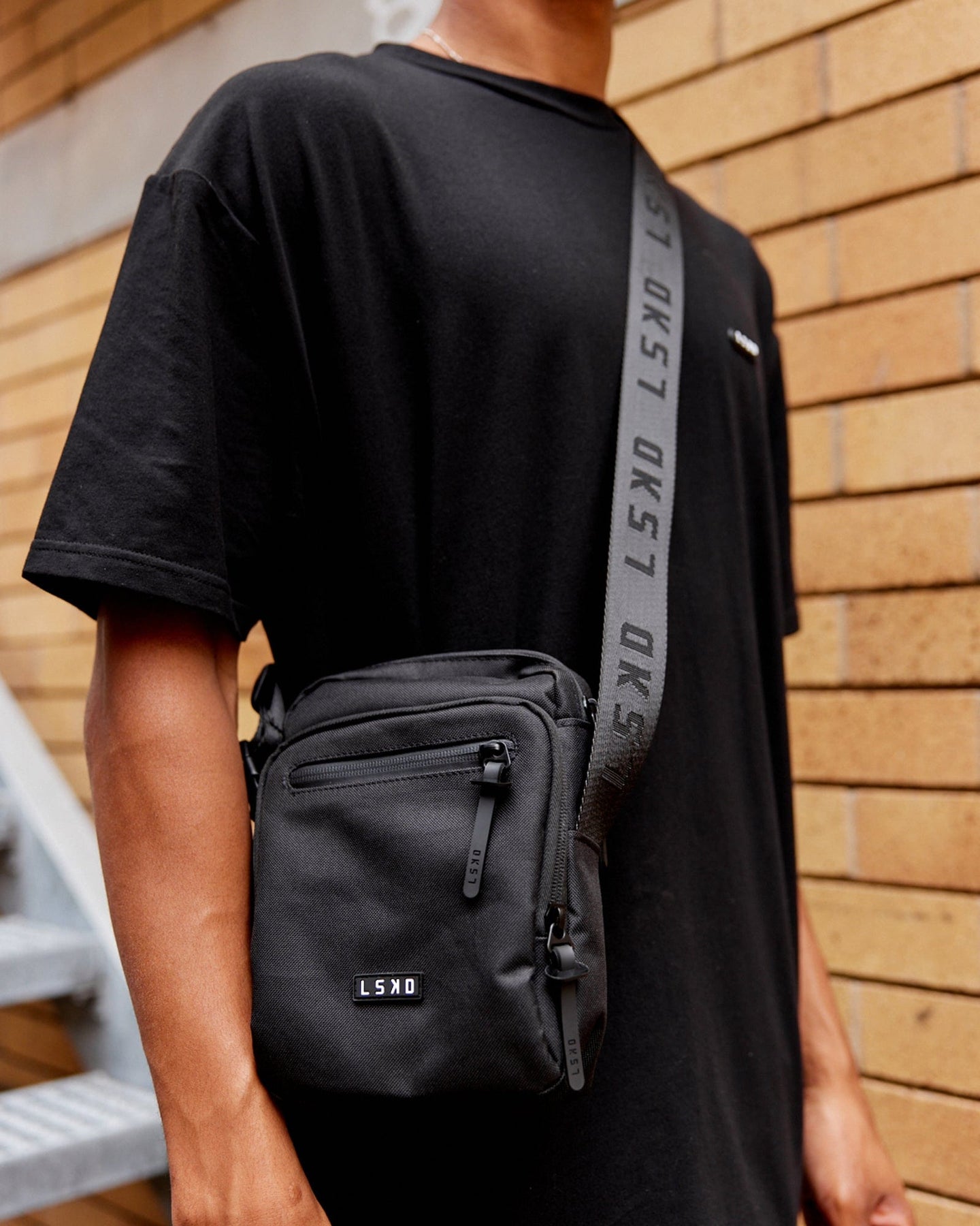 Nicce cross hotsell body bag