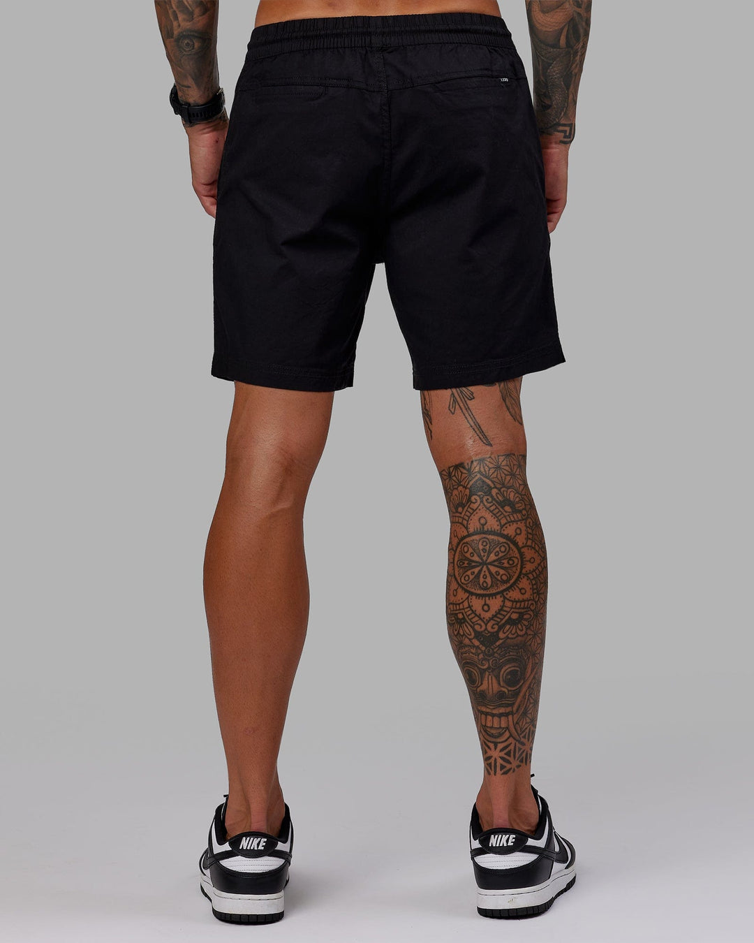 Man wearing Daily Short - Black-White