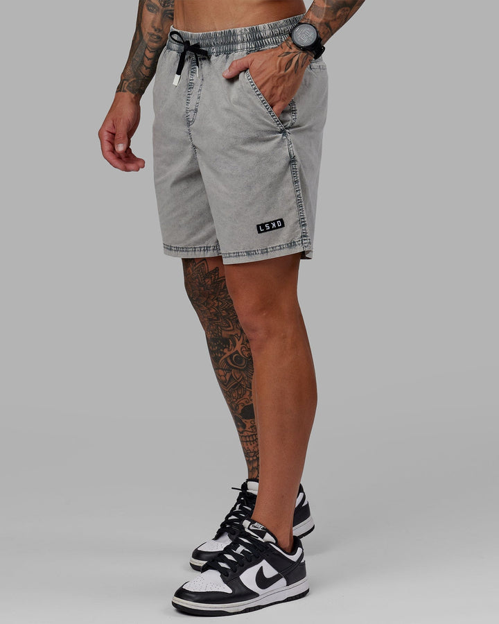 Man wearing Daily Short - Pigment Slate