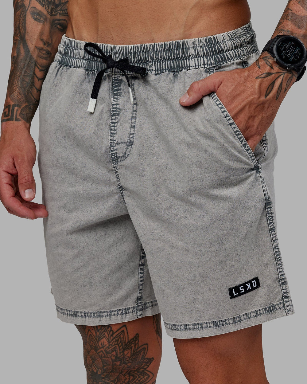 Man wearing Daily Short - Pigment Slate