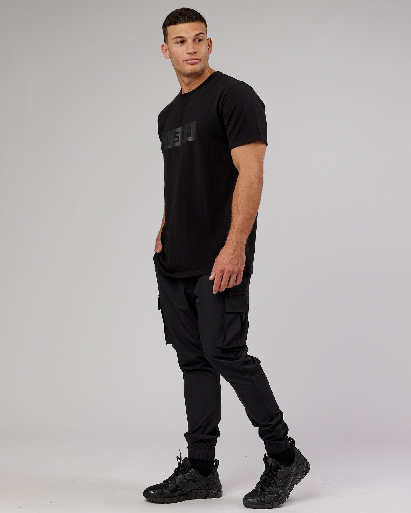 Unwind Cargo Sweatpants In Black