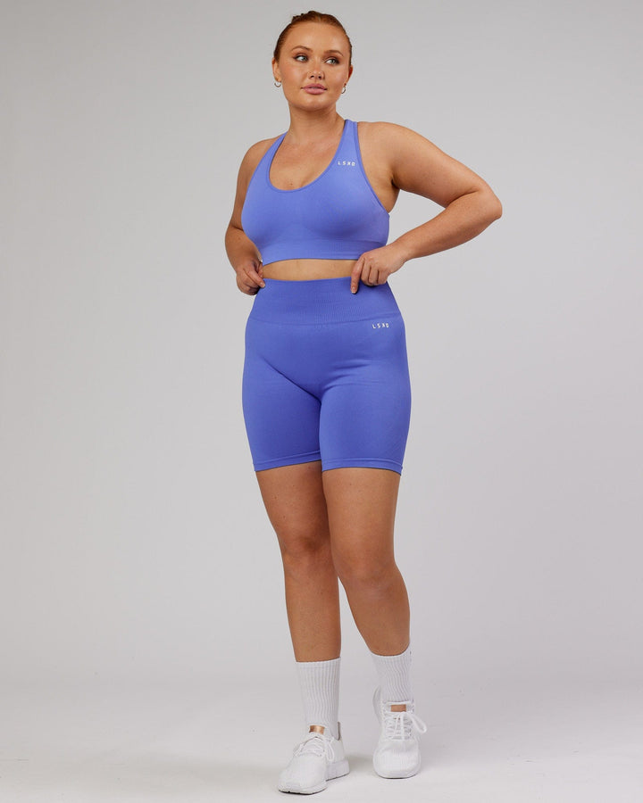 Woman wearing Limitless Seamless Sports Bra - Cornflower Blue