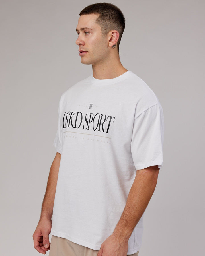 Man wearing Unisex Heritage Heavyweight Tee Oversize - White-Black-Oak