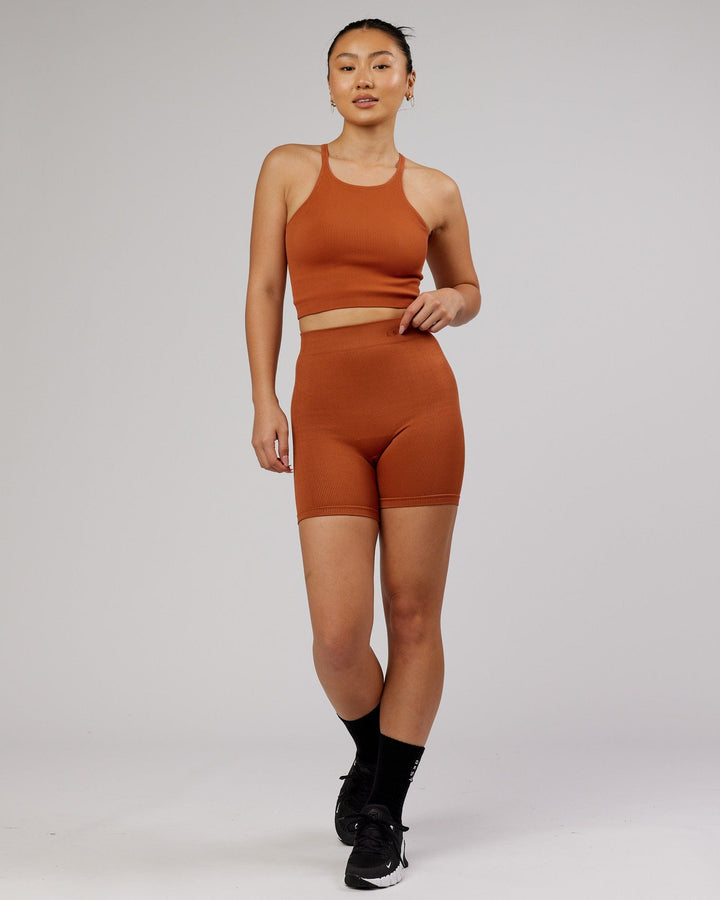 Woman wearing Minimal Seamless Crop Ribbed Tank - Auburn