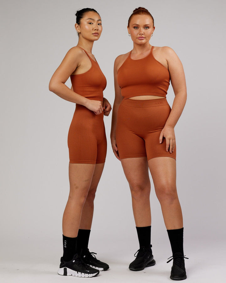 Woman wearing Minimal Seamless Crop Ribbed Tank - Auburn