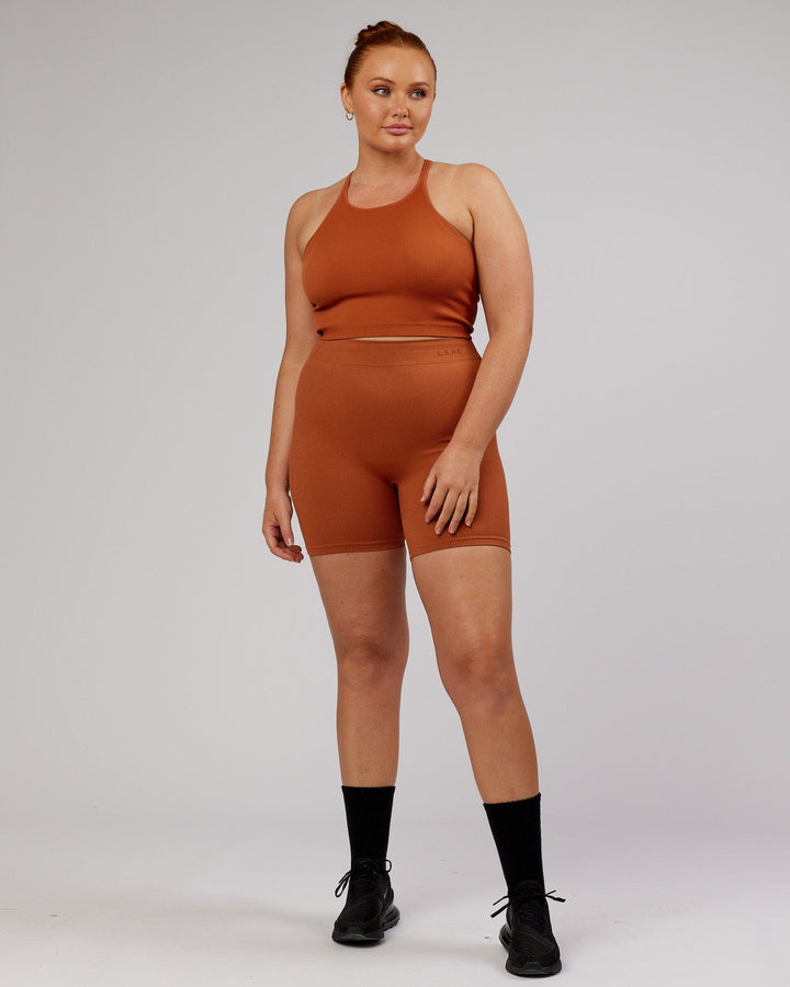 Woman wearing Minimal Seamless Crop Ribbed Tank - Auburn