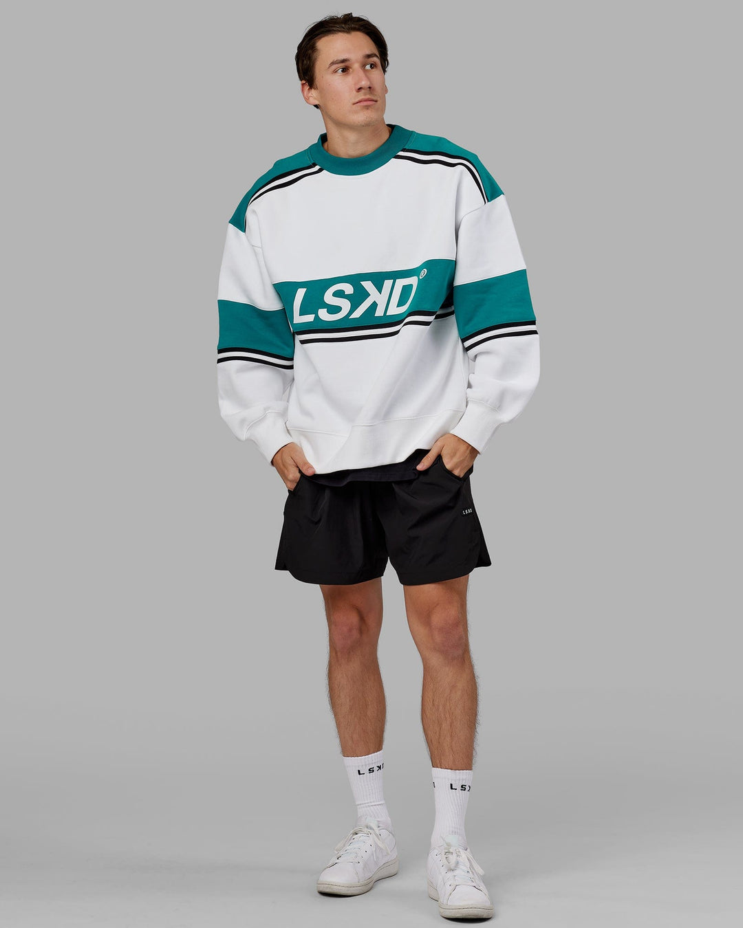Man wearing A-Team Sweater Oversize - White-Deep Lake