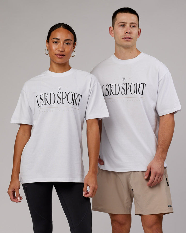Woman wearing Unisex Heritage Heavyweight Tee Oversize - White-Black-Oak