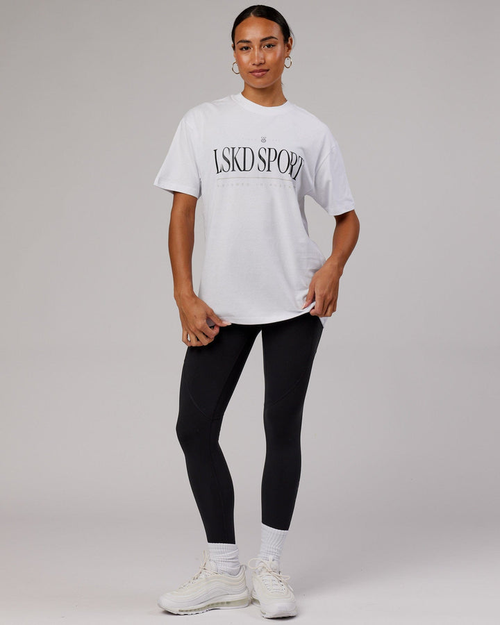 Woman wearing Unisex Heritage Heavyweight Tee Oversize - White-Black-Oak