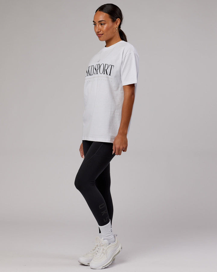 Woman wearing Unisex Heritage Heavyweight Tee Oversize - White-Black-Oak