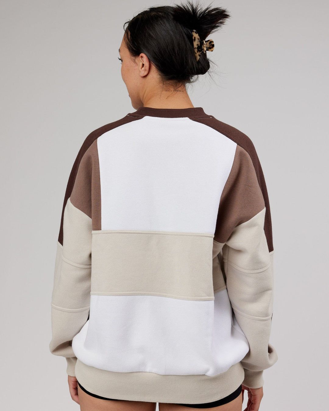 Woman wearing Unisex Slam Sweater Oversize - White-Deep Taupe