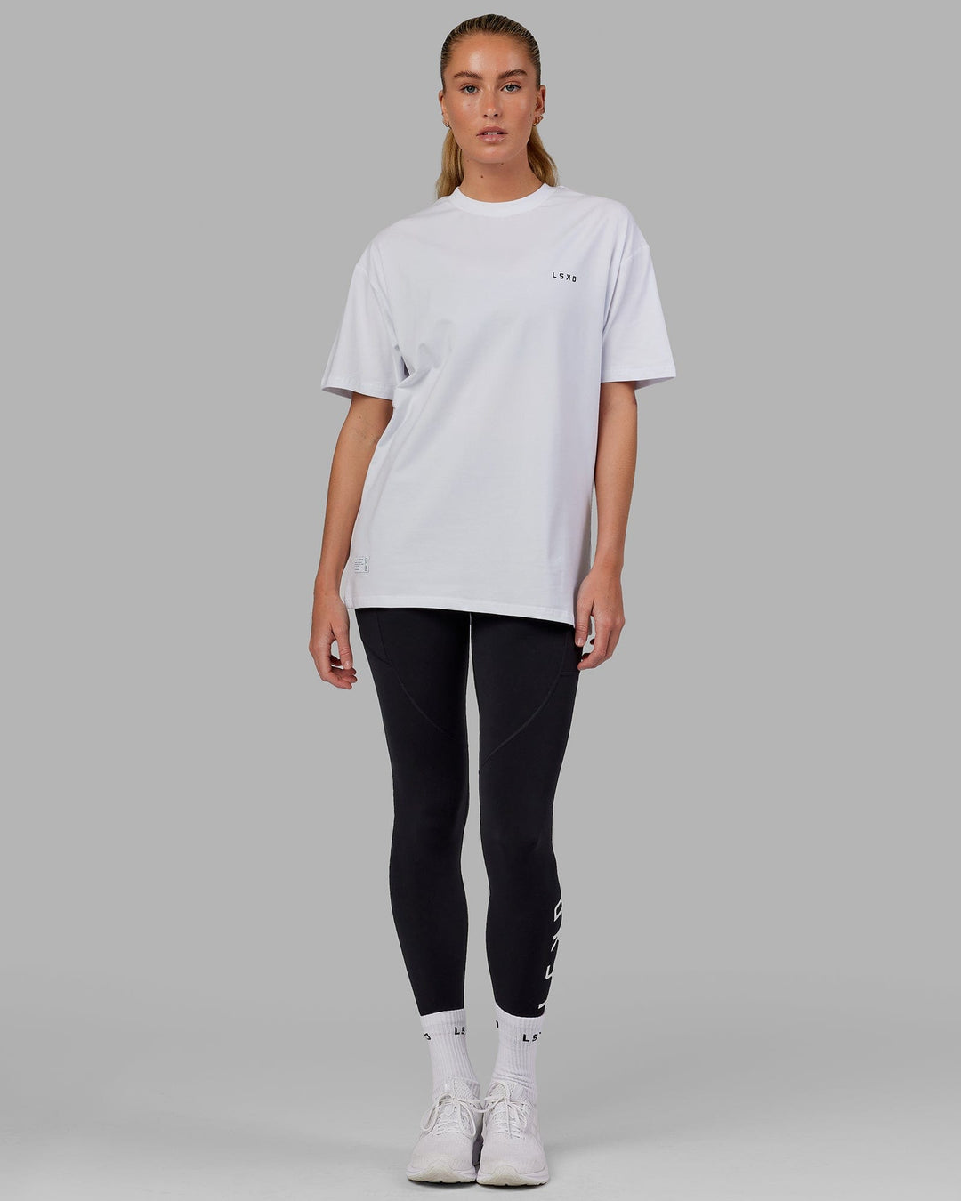 Woman wearing Unisex VS6 FLXCotton Tee Oversize - White-Black