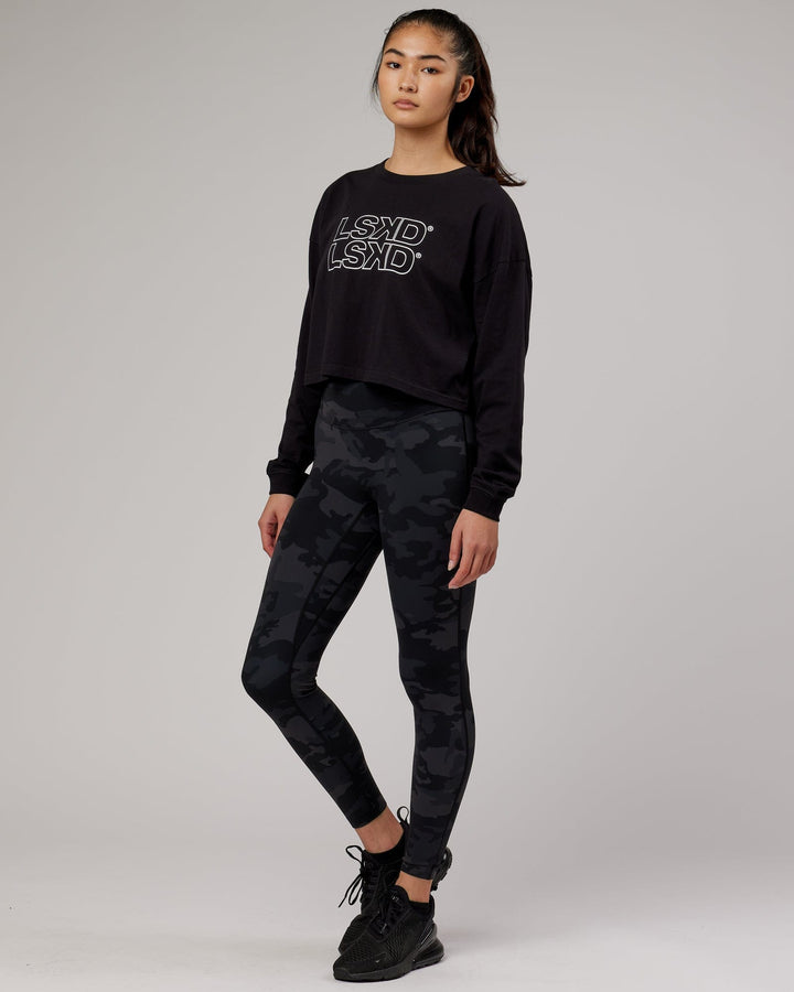 Woman wearing Flex LS Tee - Black